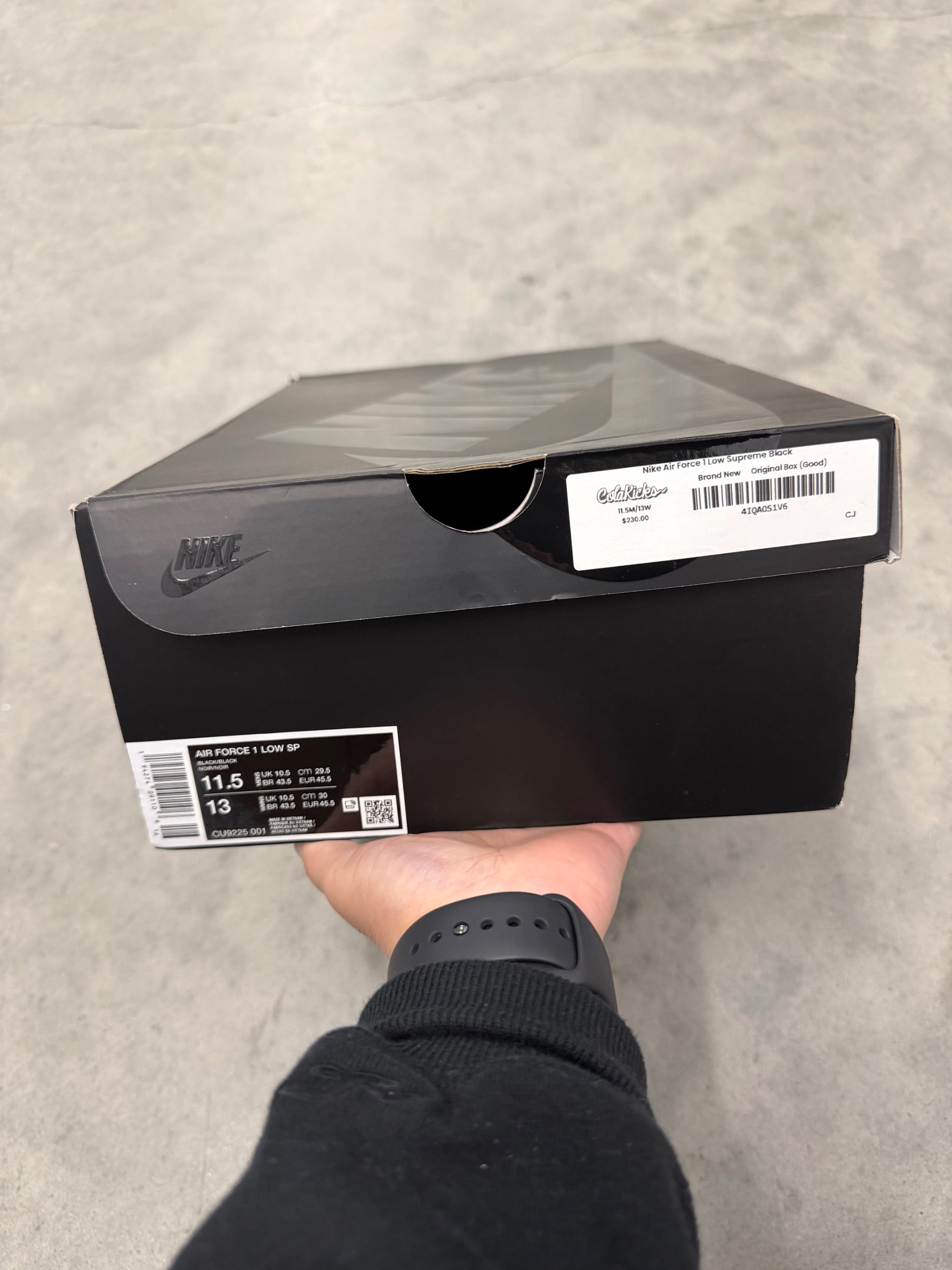 ( 11.5M ) SUPREME NIKE AIR FORCE 1 LOW “ Black “